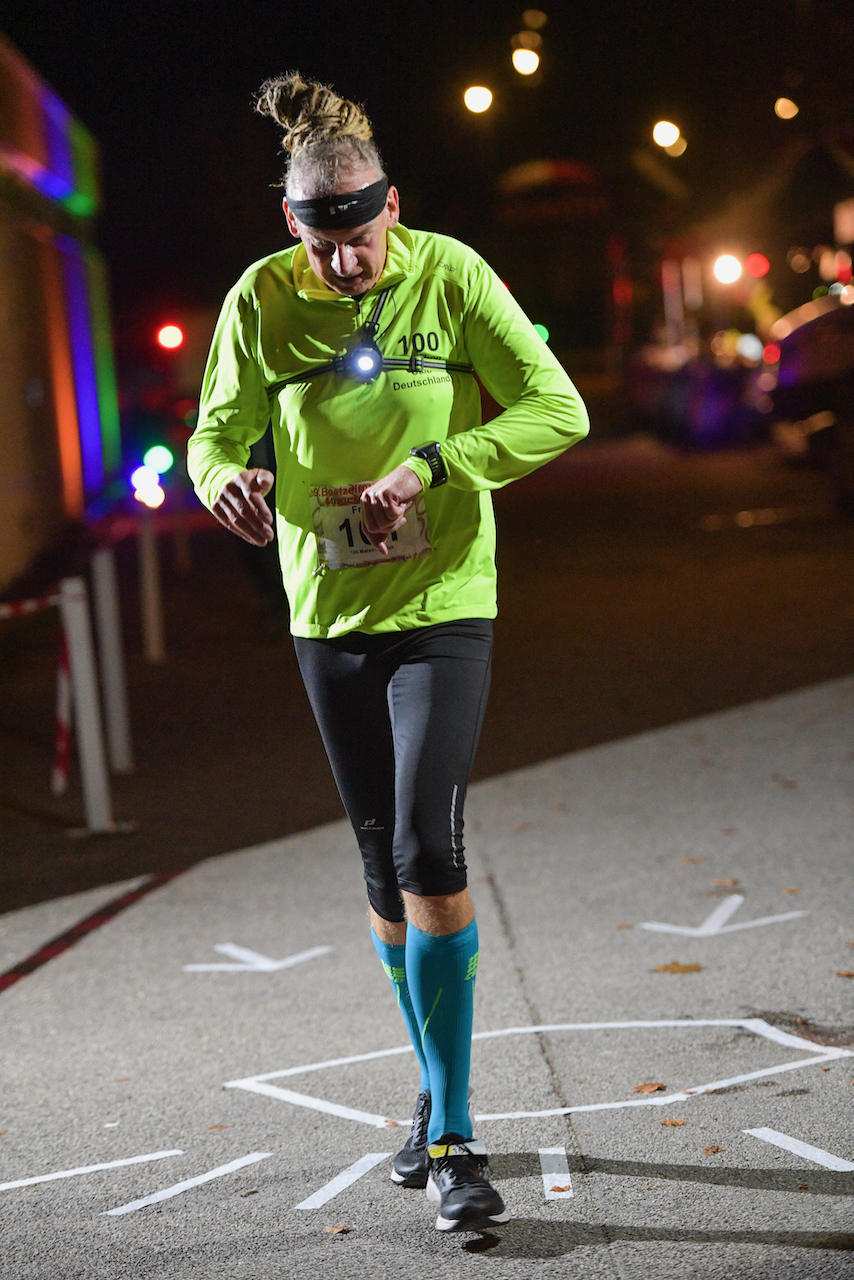 Bestzeitmarathon München - der Lauf gegen die Gesetze der Physik am 30.10.2021 in München Riem.
Fotograf
Hannes Magerstaedt
hannes@magerstaedt.de
Tel. +491728178700