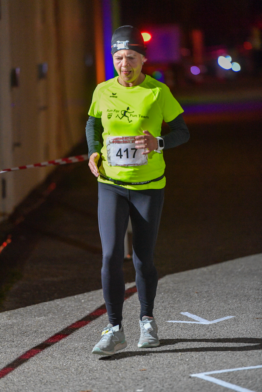 Bestzeitmarathon München - der Lauf gegen die Gesetze der Physik am 30.10.2021 in München Riem.
Fotograf
Hannes Magerstaedt
hannes@magerstaedt.de
Tel. +491728178700