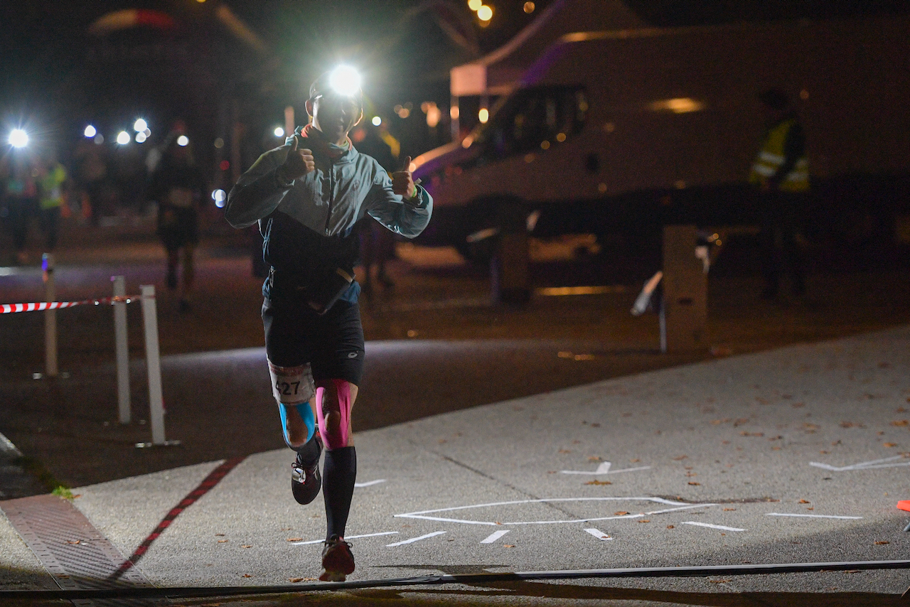 Bestzeitmarathon München - der Lauf gegen die Gesetze der Physik am 30.10.2021 in München Riem.
Fotograf
Hannes Magerstaedt
hannes@magerstaedt.de
Tel. +491728178700