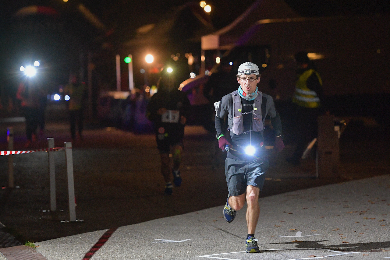 Bestzeitmarathon München - der Lauf gegen die Gesetze der Physik am 30.10.2021 in München Riem.
Fotograf
Hannes Magerstaedt
hannes@magerstaedt.de
Tel. +491728178700