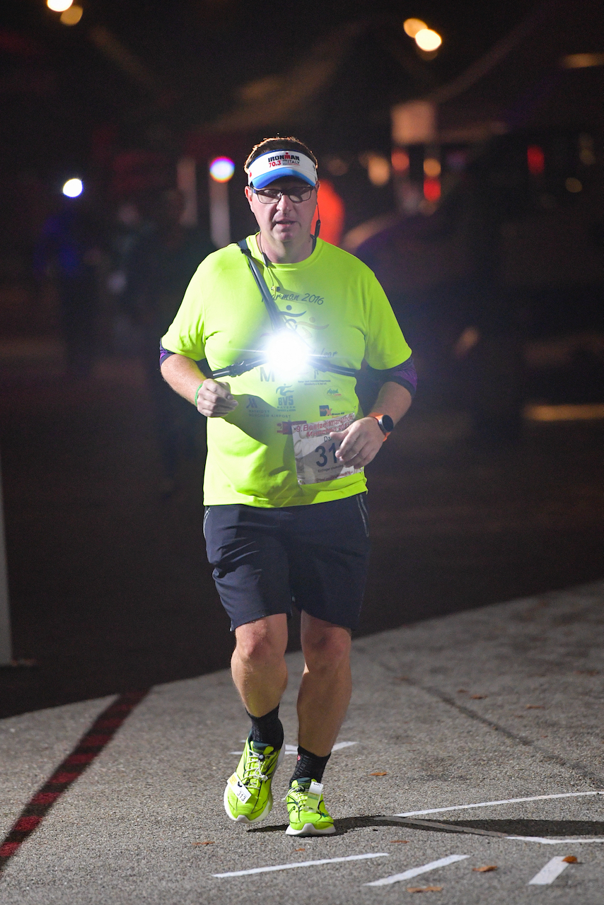 Bestzeitmarathon München - der Lauf gegen die Gesetze der Physik am 30.10.2021 in München Riem.
Fotograf
Hannes Magerstaedt
hannes@magerstaedt.de
Tel. +491728178700