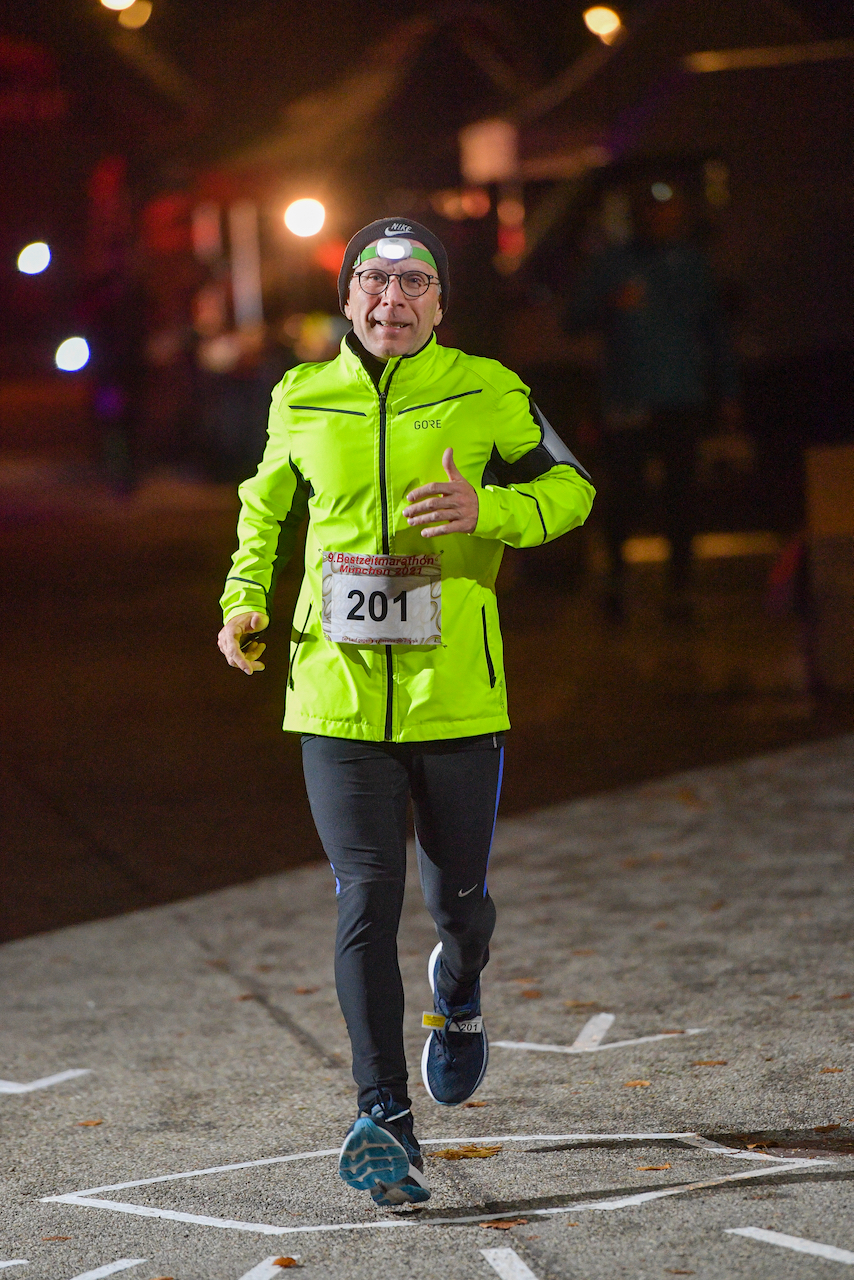 Bestzeitmarathon München - der Lauf gegen die Gesetze der Physik am 30.10.2021 in München Riem.
Fotograf
Hannes Magerstaedt
hannes@magerstaedt.de
Tel. +491728178700