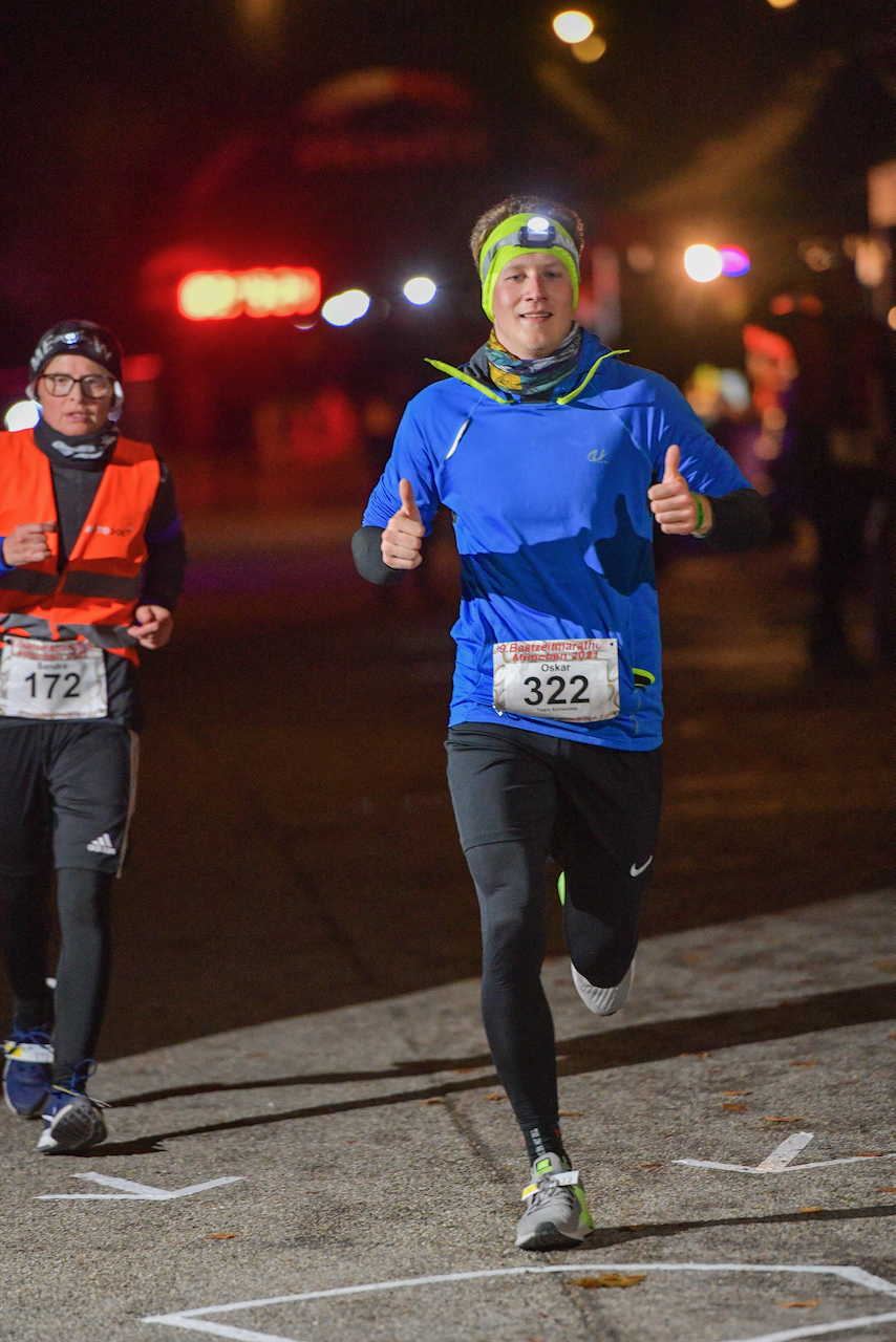 Bestzeitmarathon München - der Lauf gegen die Gesetze der Physik am 30.10.2021 in München Riem.
Fotograf
Hannes Magerstaedt
hannes@magerstaedt.de
Tel. +491728178700