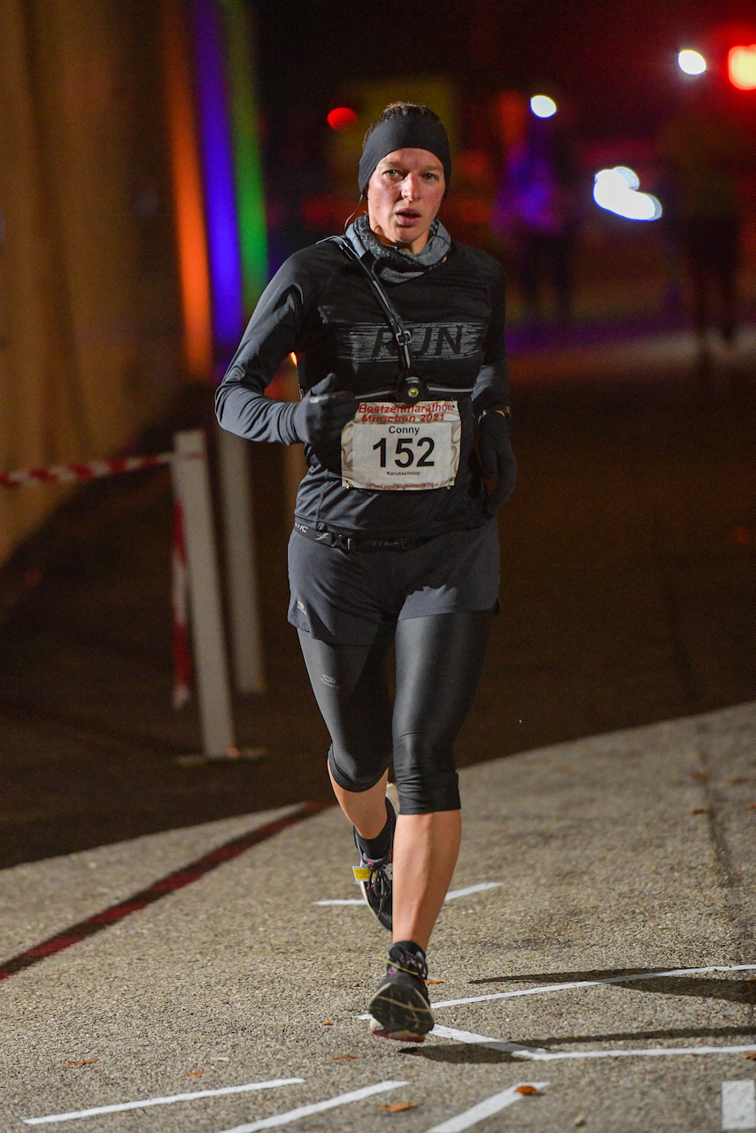 Bestzeitmarathon München - der Lauf gegen die Gesetze der Physik am 30.10.2021 in München Riem.
Fotograf
Hannes Magerstaedt
hannes@magerstaedt.de
Tel. +491728178700