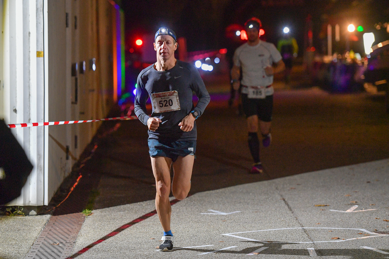 Bestzeitmarathon München - der Lauf gegen die Gesetze der Physik am 30.10.2021 in München Riem.FotografHannes Magerstaedthannes@magerstaedt.deTel. +491728178700