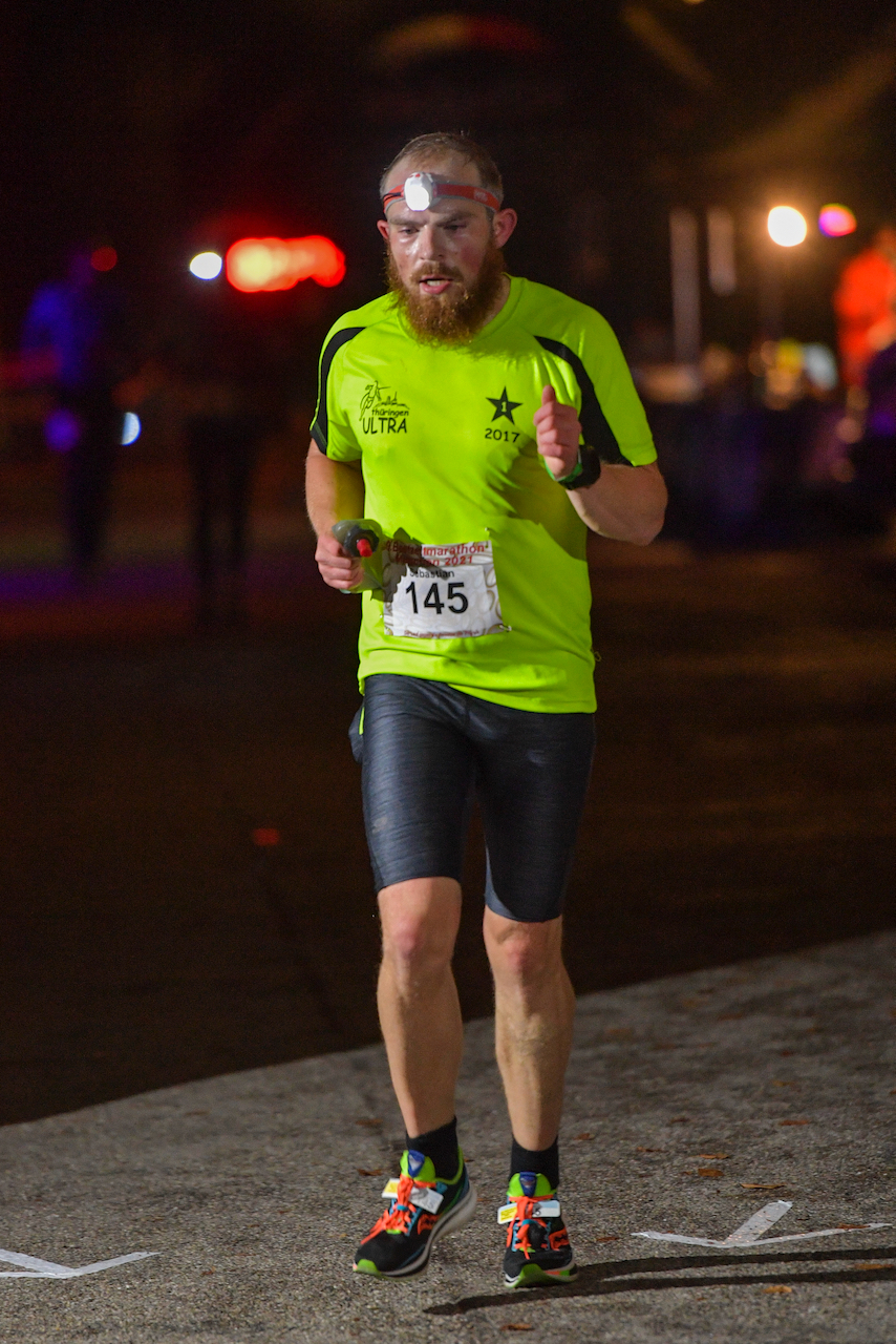 Bestzeitmarathon München - der Lauf gegen die Gesetze der Physik am 30.10.2021 in München Riem.
Fotograf
Hannes Magerstaedt
hannes@magerstaedt.de
Tel. +491728178700