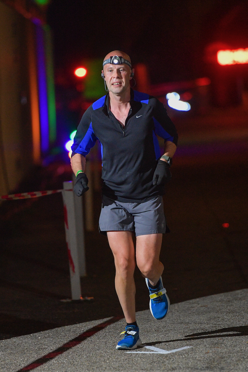 Bestzeitmarathon München - der Lauf gegen die Gesetze der Physik am 30.10.2021 in München Riem.
Fotograf
Hannes Magerstaedt
hannes@magerstaedt.de
Tel. +491728178700