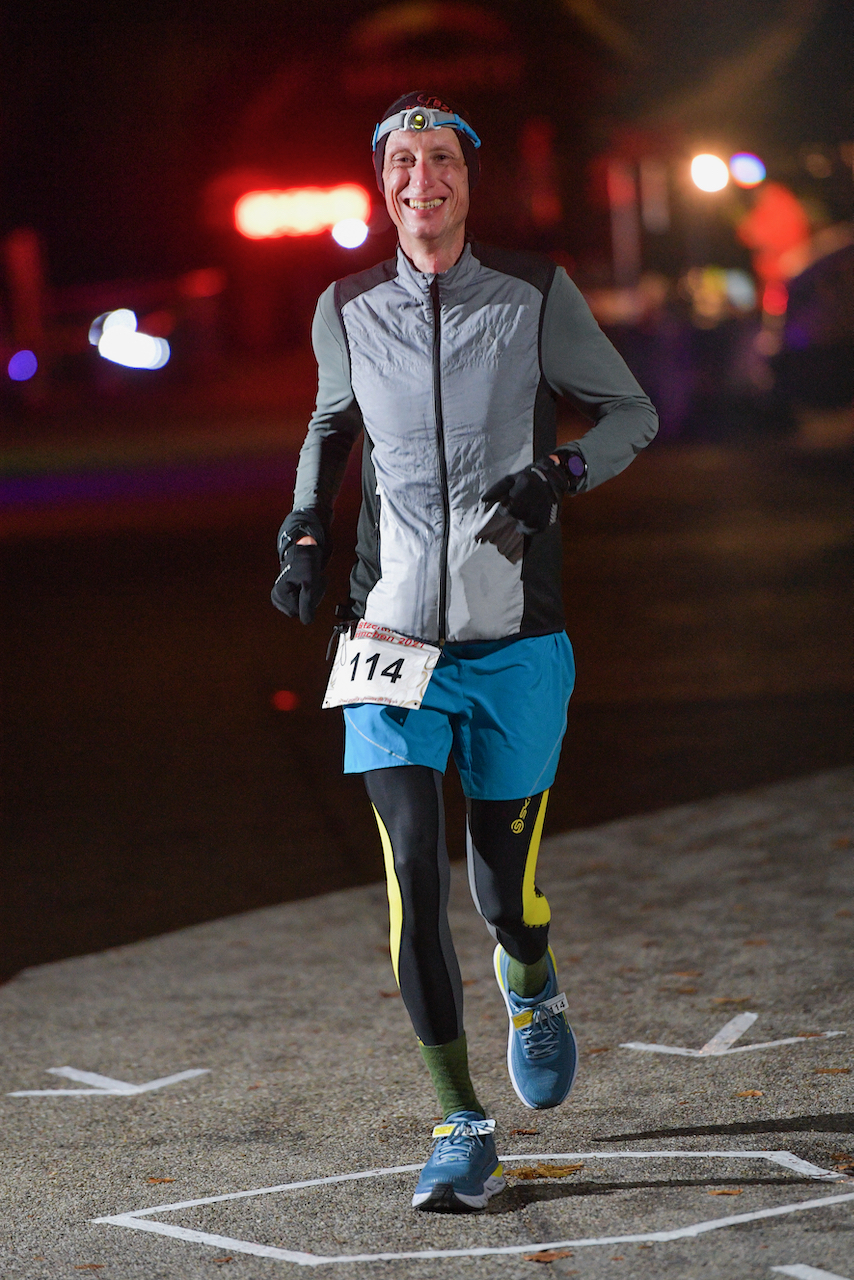 Bestzeitmarathon München - der Lauf gegen die Gesetze der Physik am 30.10.2021 in München Riem.
Fotograf
Hannes Magerstaedt
hannes@magerstaedt.de
Tel. +491728178700