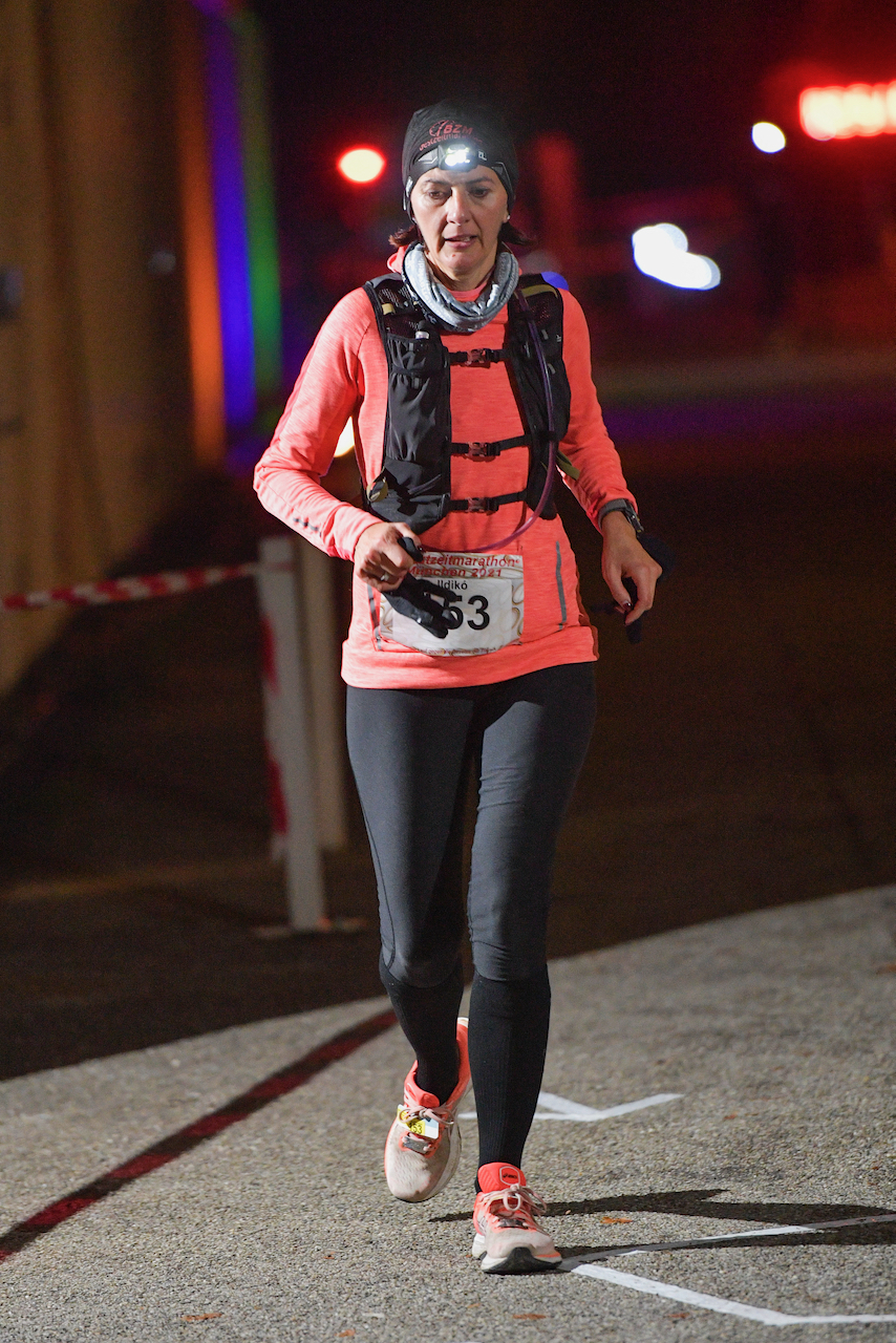 Bestzeitmarathon München - der Lauf gegen die Gesetze der Physik am 30.10.2021 in München Riem.
Fotograf
Hannes Magerstaedt
hannes@magerstaedt.de
Tel. +491728178700