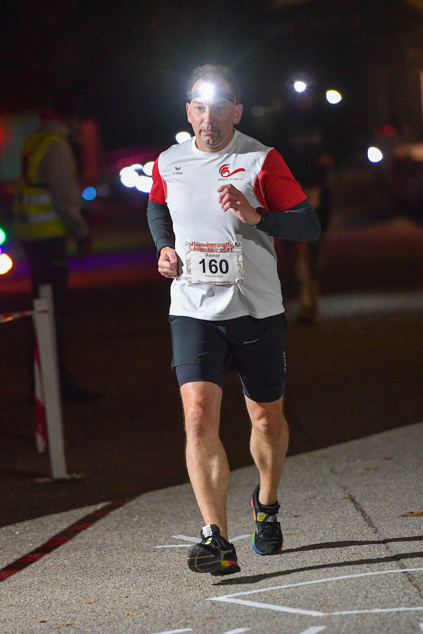 Bestzeitmarathon München - der Lauf gegen die Gesetze der Physik am 30.10.2021 in München Riem.FotografHannes Magerstaedthannes@magerstaedt.deTel. +491728178700