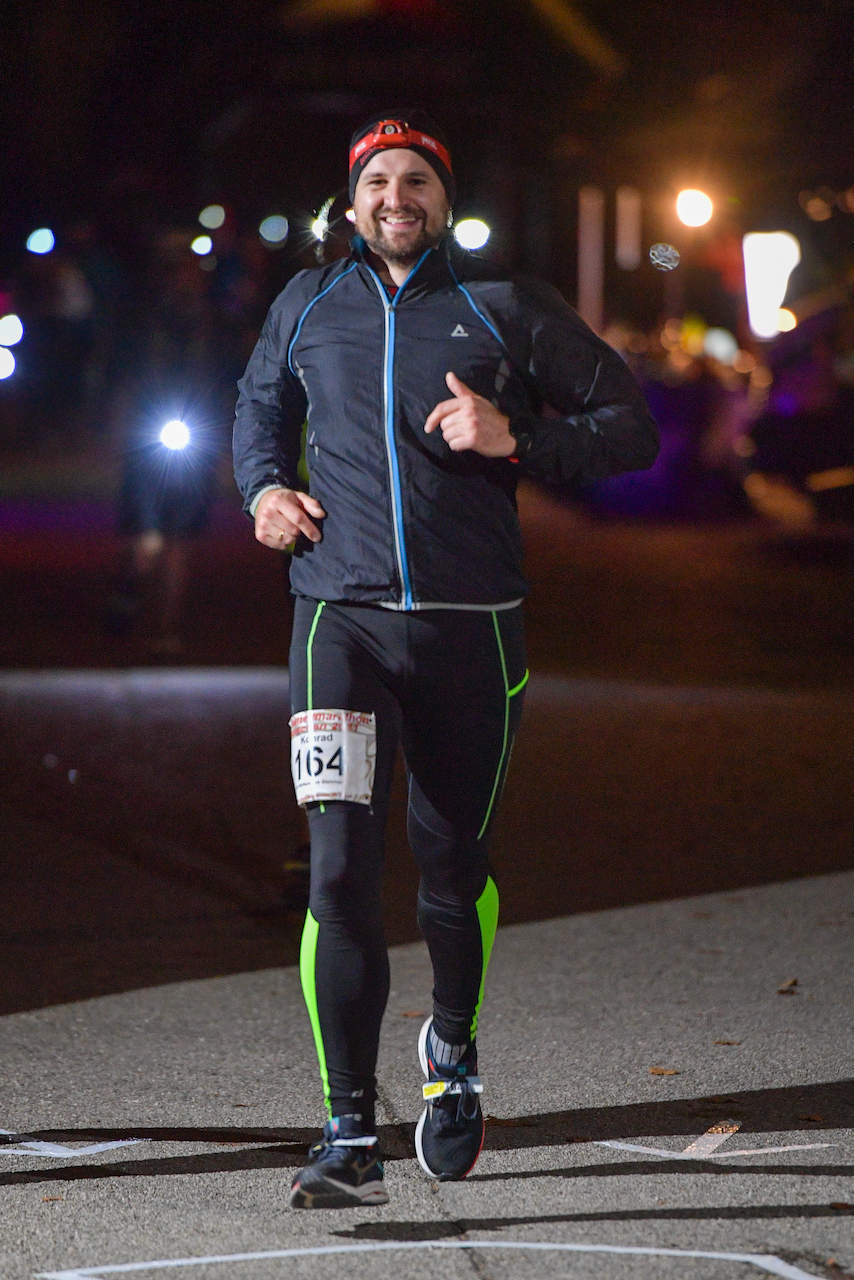 Bestzeitmarathon München - der Lauf gegen die Gesetze der Physik am 30.10.2021 in München Riem.
Fotograf
Hannes Magerstaedt
hannes@magerstaedt.de
Tel. +491728178700