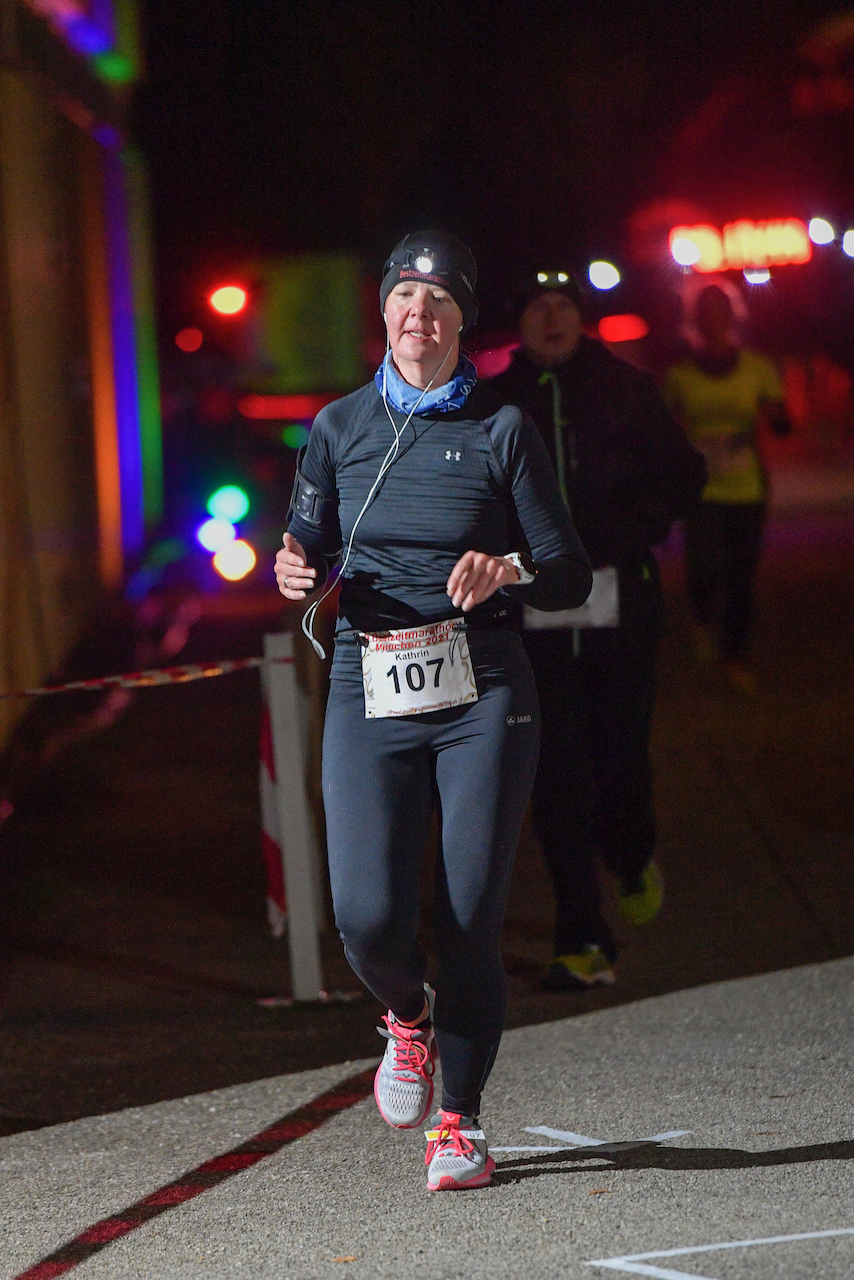 Bestzeitmarathon München - der Lauf gegen die Gesetze der Physik am 30.10.2021 in München Riem.
Fotograf
Hannes Magerstaedt
hannes@magerstaedt.de
Tel. +491728178700