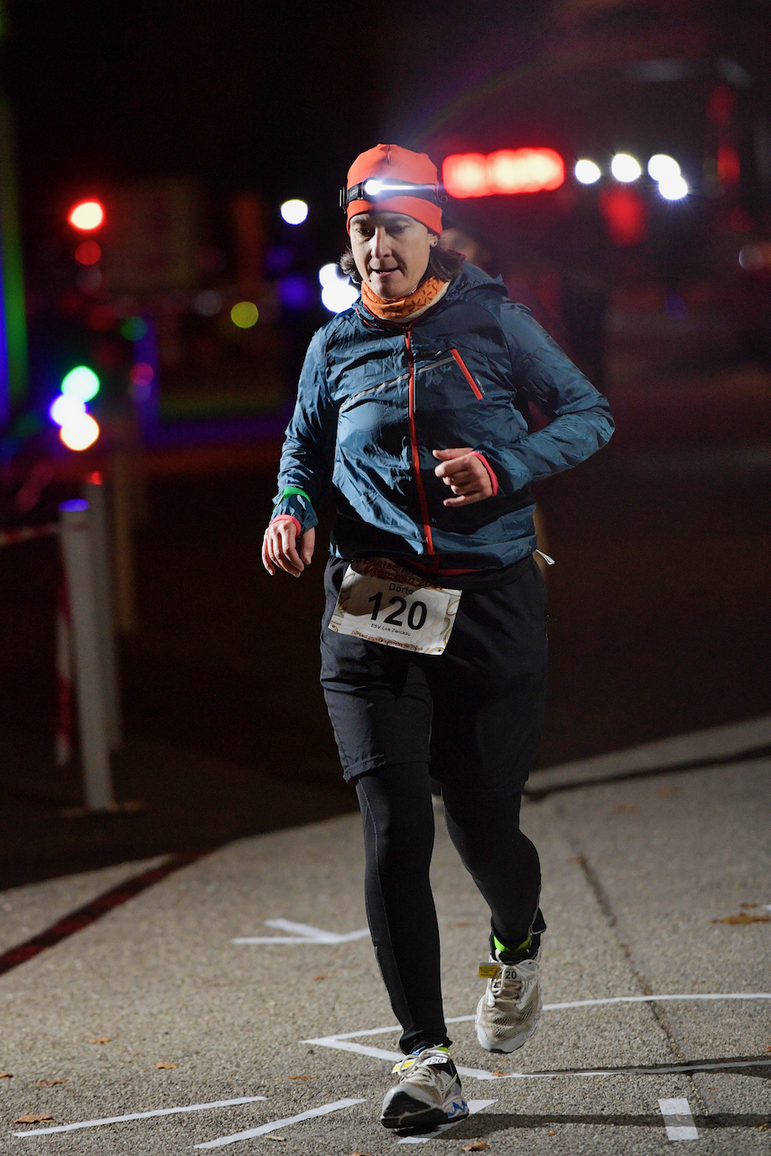 Bestzeitmarathon München - der Lauf gegen die Gesetze der Physik am 30.10.2021 in München Riem.
Fotograf
Hannes Magerstaedt
hannes@magerstaedt.de
Tel. +491728178700