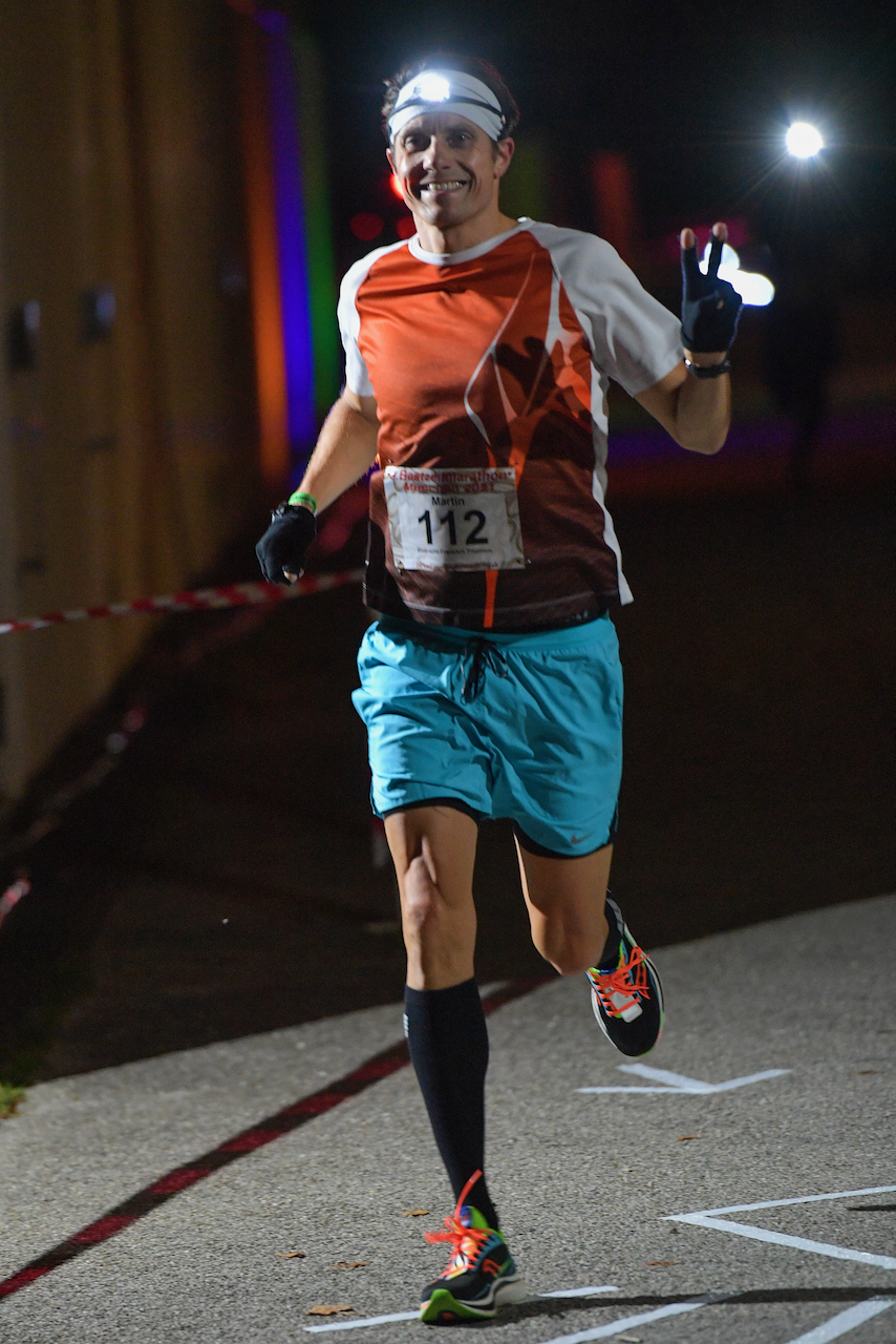 Bestzeitmarathon München - der Lauf gegen die Gesetze der Physik am 30.10.2021 in München Riem.
Fotograf
Hannes Magerstaedt
hannes@magerstaedt.de
Tel. +491728178700