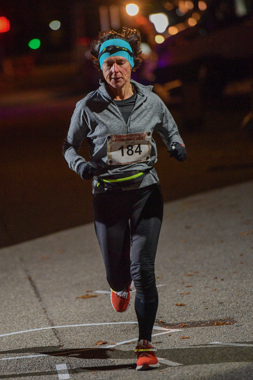 Bestzeitmarathon München - der Lauf gegen die Gesetze der Physik am 30.10.2021 in München Riem.
Fotograf
Hannes Magerstaedt
hannes@magerstaedt.de
Tel. +491728178700