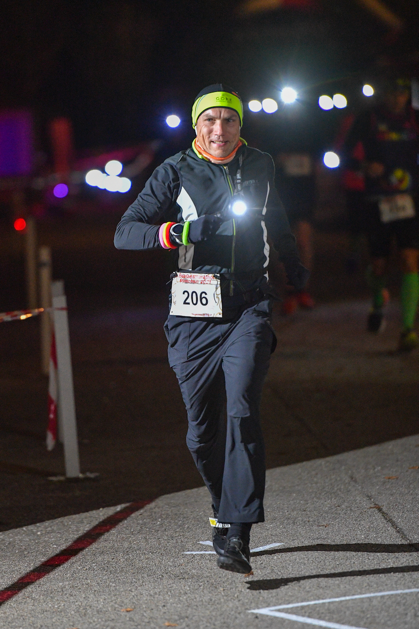 Bestzeitmarathon München - der Lauf gegen die Gesetze der Physik am 30.10.2021 in München Riem.
Fotograf
Hannes Magerstaedt
hannes@magerstaedt.de
Tel. +491728178700