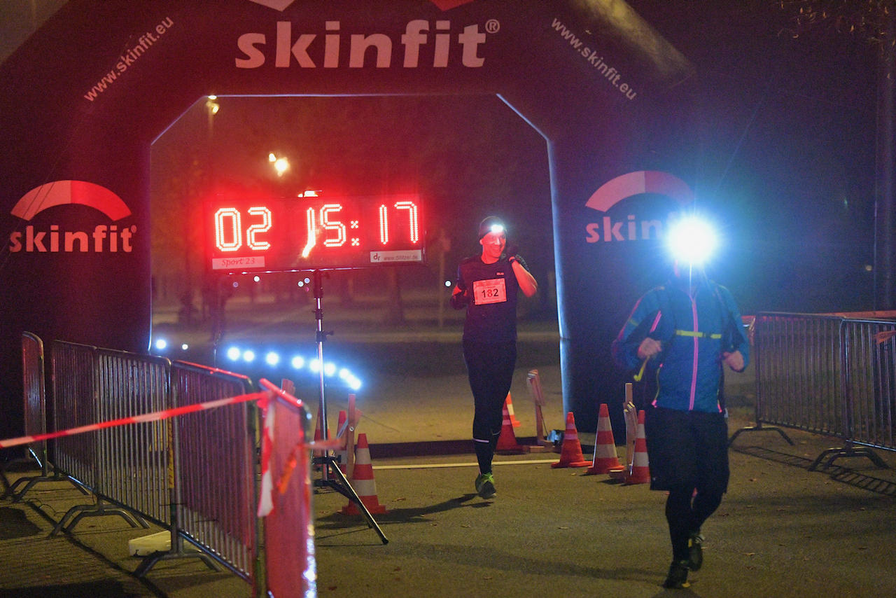 Bestzeitmarathon München - der Lauf gegen die Gesetze der Physik am 30.10.2021 in München Riem.FotografHannes Magerstaedthannes@magerstaedt.deTel. +491728178700