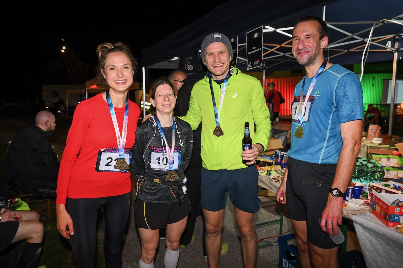 10. Bestzeitmarathon München
Der Lauf gegen die Gesetze der Physik am 29.10.2022 in München-Riem.
Fotocredit
Hannes Magerstaedt
hannes@magerstaedt.de
Tel.01728178700