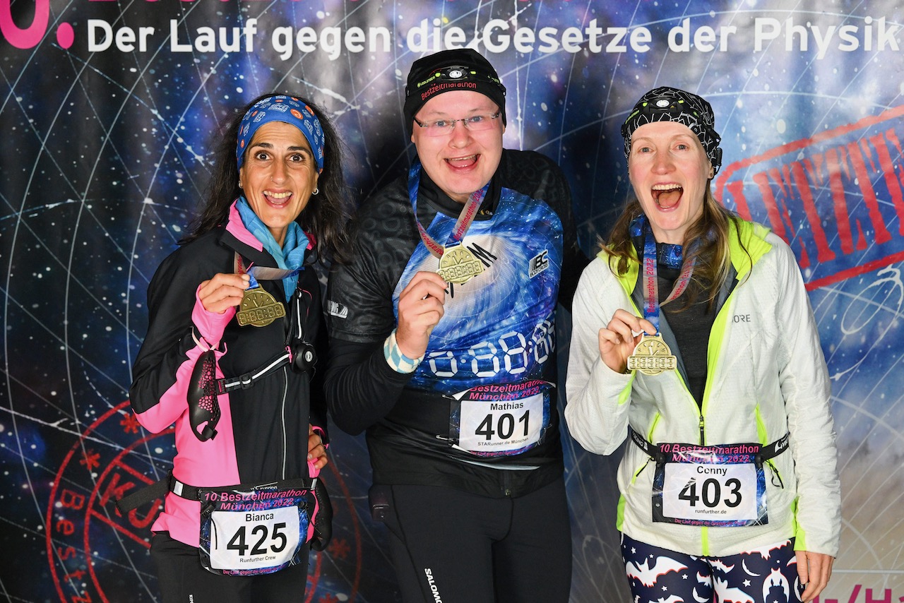 10. Bestzeitmarathon München
Der Lauf gegen die Gesetze der Physik am 29.10.2022 in München-Riem.
Fotocredit
Hannes Magerstaedt
hannes@magerstaedt.de
Tel.01728178700