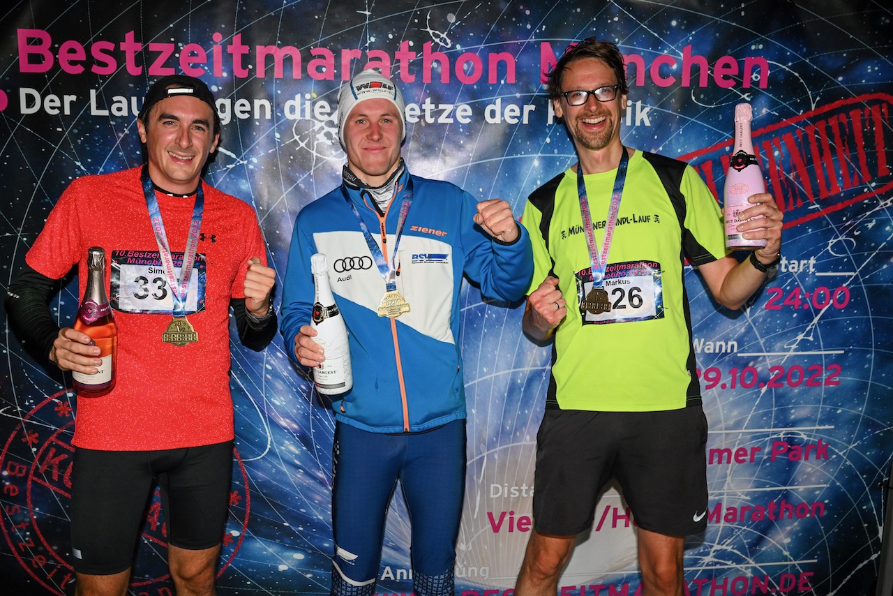 10. Bestzeitmarathon München
Der Lauf gegen die Gesetze der Physik am 29.10.2022 in München-Riem.
Fotocredit
Hannes Magerstaedt
hannes@magerstaedt.de
Tel.01728178700