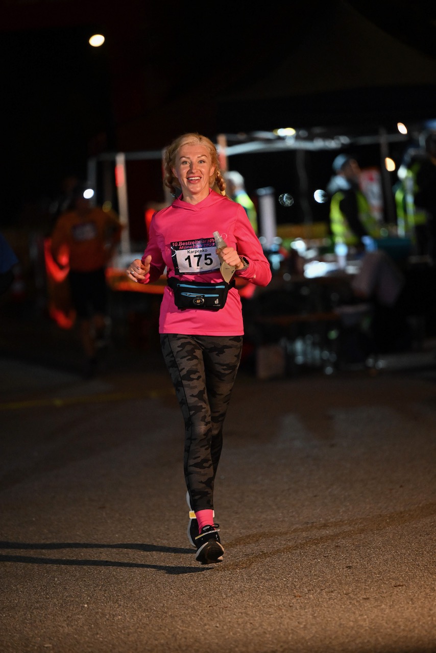 10. Bestzeitmarathon München
Der Lauf gegen die Gesetze der Physik am 29.10.2022 in München-Riem.
Fotocredit
Hannes Magerstaedt
hannes@magerstaedt.de
Tel.01728178700