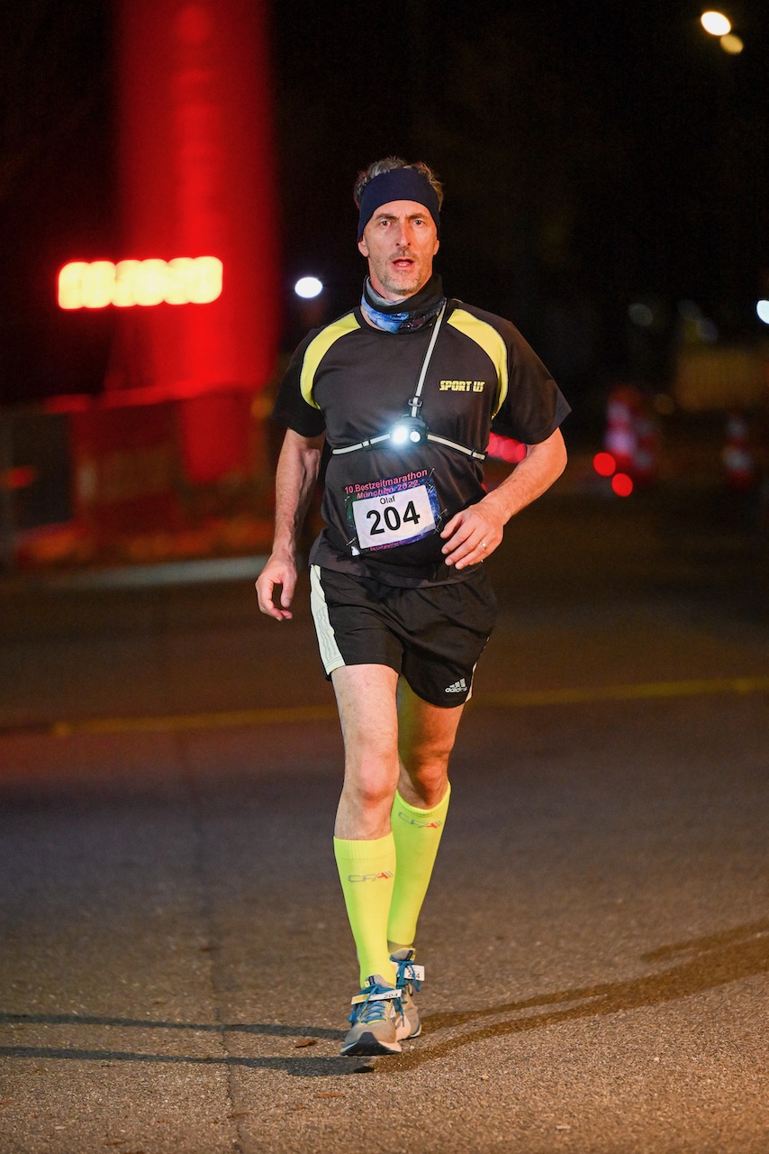 10. Bestzeitmarathon München
Der Lauf gegen die Gesetze der Physik am 29.10.2022 in München-Riem.
Fotocredit
Hannes Magerstaedt
hannes@magerstaedt.de
Tel.01728178700