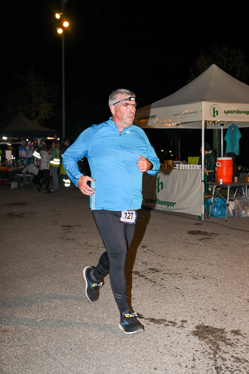 10. Bestzeitmarathon München
Der Lauf gegen die Gesetze der Physik am 29.10.2022 in München-Riem.
Fotocredit
Hannes Magerstaedt
hannes@magerstaedt.de
Tel.01728178700