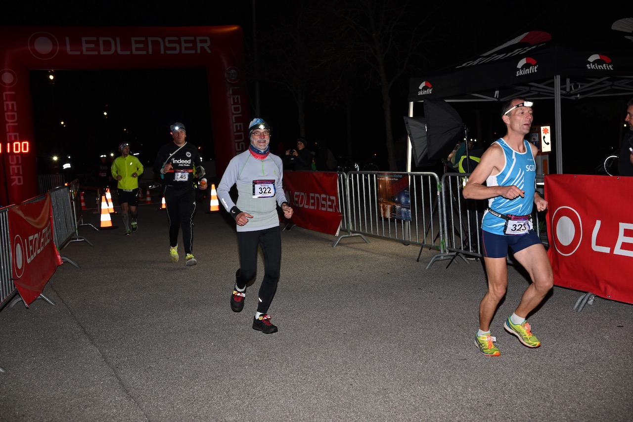 10. Bestzeitmarathon München
Der Lauf gegen die Gesetze der Physik am 29.10.2022 in München-Riem.
Fotocredit
Hannes Magerstaedt
hannes@magerstaedt.de
Tel.01728178700