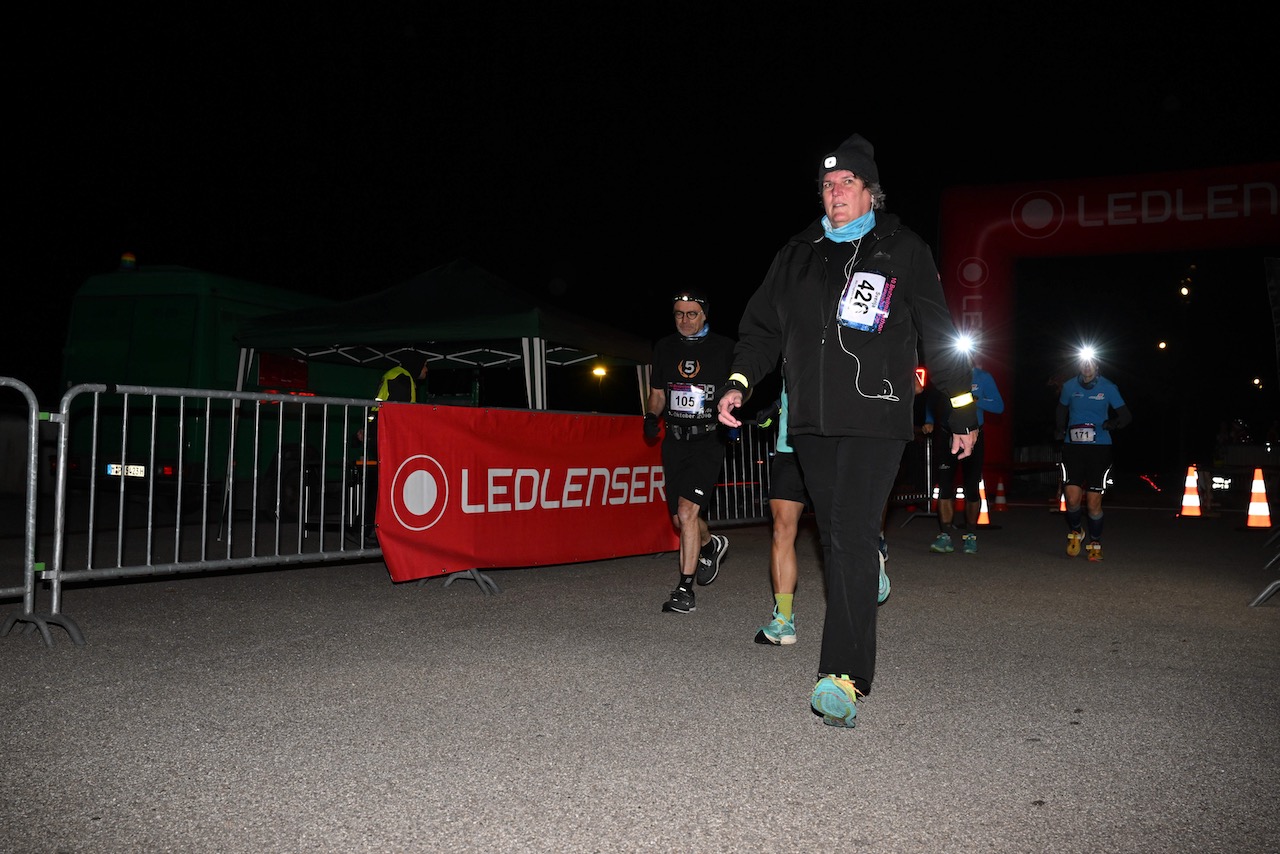 10. Bestzeitmarathon München
Der Lauf gegen die Gesetze der Physik am 29.10.2022 in München-Riem.
Fotocredit
Hannes Magerstaedt
hannes@magerstaedt.de
Tel.01728178700