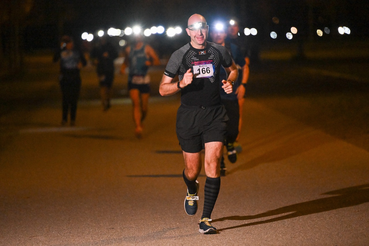 10. Bestzeitmarathon München
Der Lauf gegen die Gesetze der Physik am 29.10.2022 in München-Riem.
Fotocredit
Hannes Magerstaedt
hannes@magerstaedt.de
Tel.01728178700