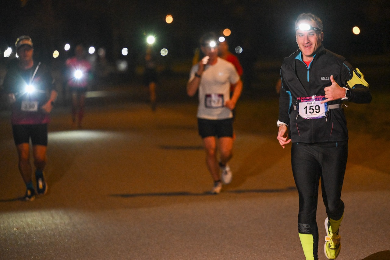 10. Bestzeitmarathon München
Der Lauf gegen die Gesetze der Physik am 29.10.2022 in München-Riem.
Fotocredit
Hannes Magerstaedt
hannes@magerstaedt.de
Tel.01728178700