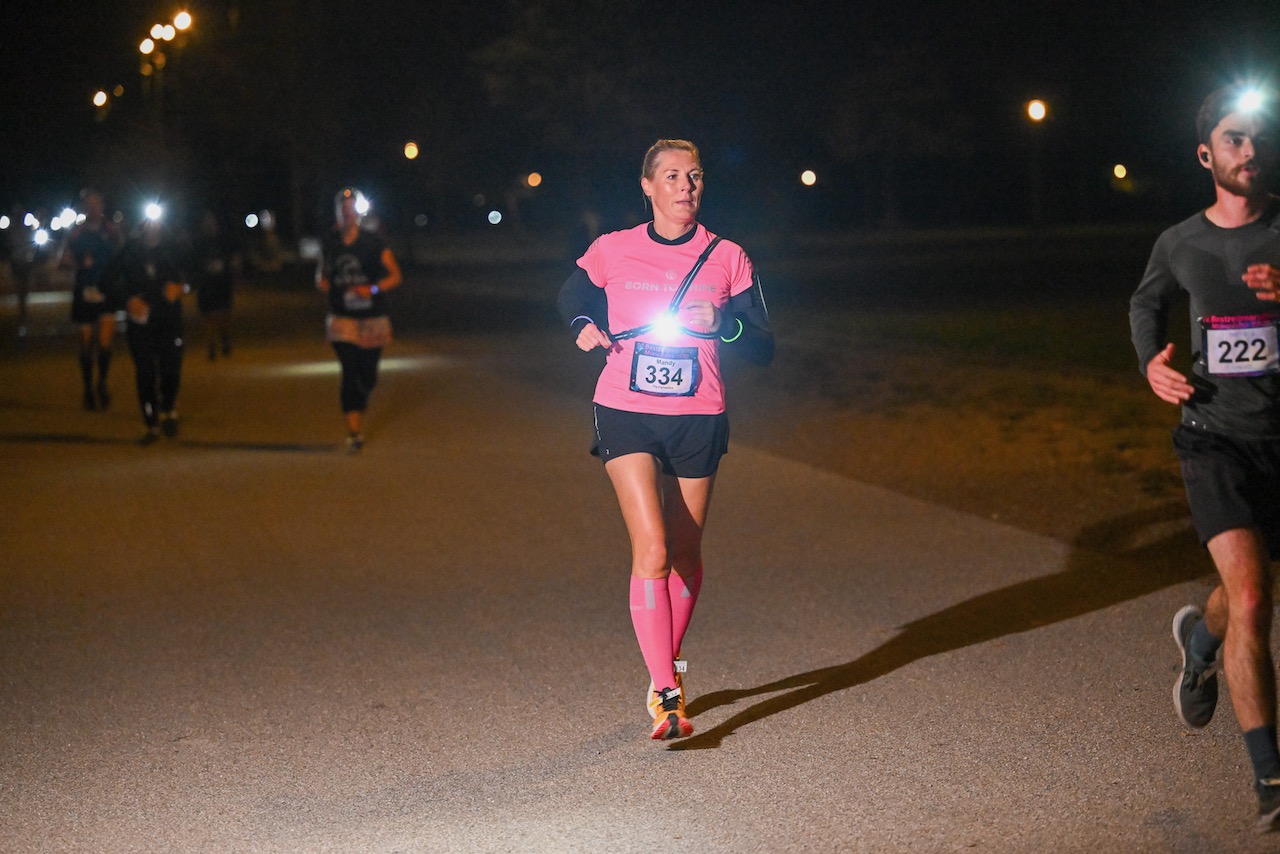 10. Bestzeitmarathon München
Der Lauf gegen die Gesetze der Physik am 29.10.2022 in München-Riem.
Fotocredit
Hannes Magerstaedt
hannes@magerstaedt.de
Tel.01728178700