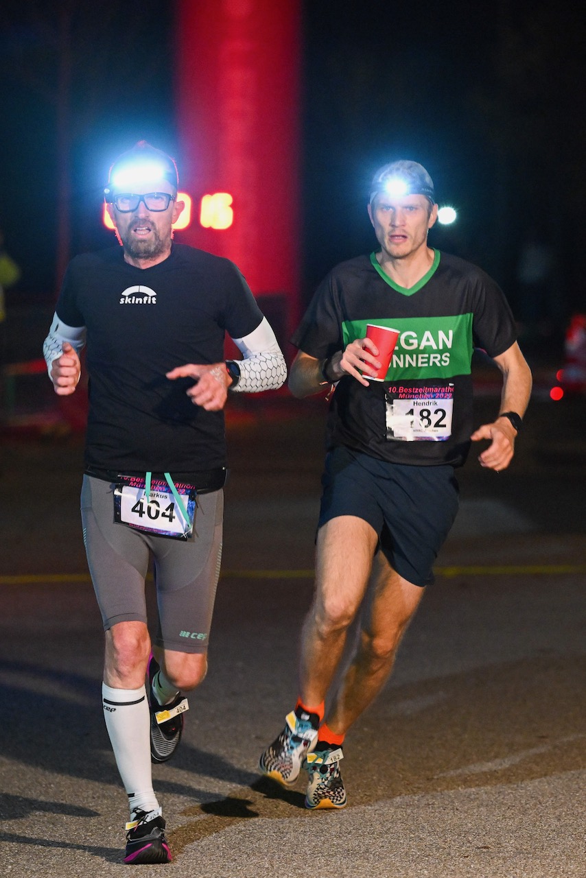 10. Bestzeitmarathon München
Der Lauf gegen die Gesetze der Physik am 29.10.2022 in München-Riem.
Fotocredit
Hannes Magerstaedt
hannes@magerstaedt.de
Tel.01728178700