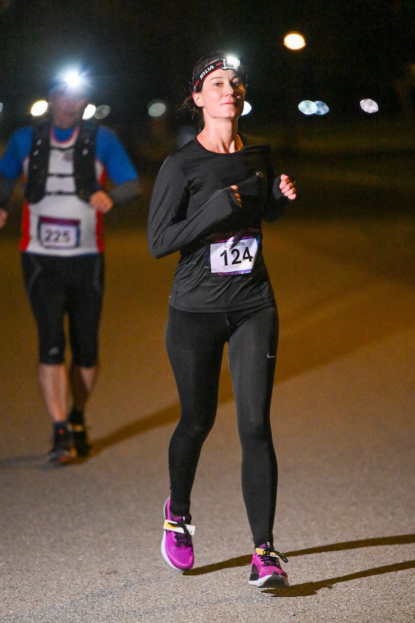 10. Bestzeitmarathon München
Der Lauf gegen die Gesetze der Physik am 29.10.2022 in München-Riem.
Fotocredit
Hannes Magerstaedt
hannes@magerstaedt.de
Tel.01728178700