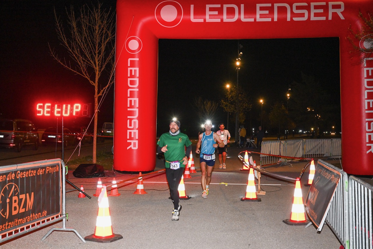 10. Bestzeitmarathon München
Der Lauf gegen die Gesetze der Physik am 29.10.2022 in München-Riem.
Fotocredit
Hannes Magerstaedt
hannes@magerstaedt.de
Tel.01728178700