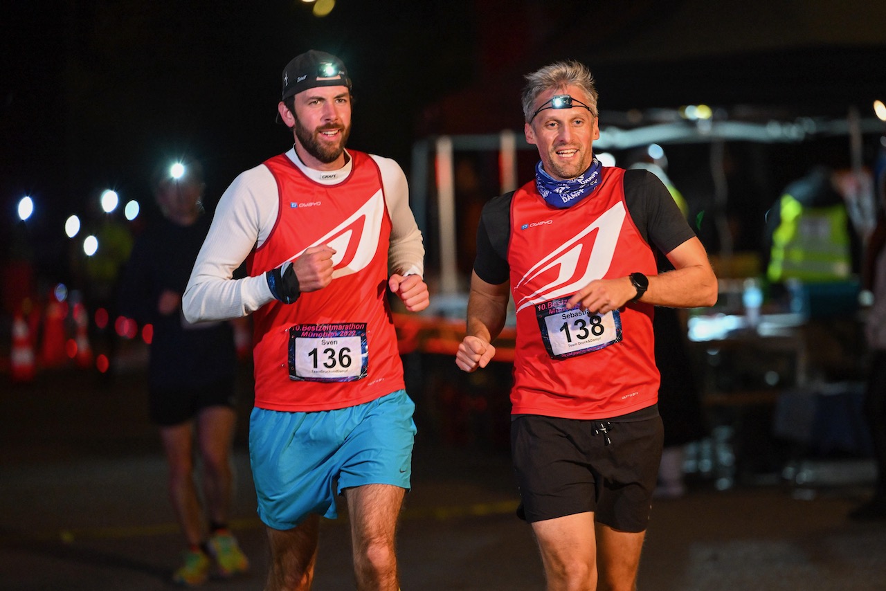 10. Bestzeitmarathon München
Der Lauf gegen die Gesetze der Physik am 29.10.2022 in München-Riem.
Fotocredit
Hannes Magerstaedt
hannes@magerstaedt.de
Tel.01728178700