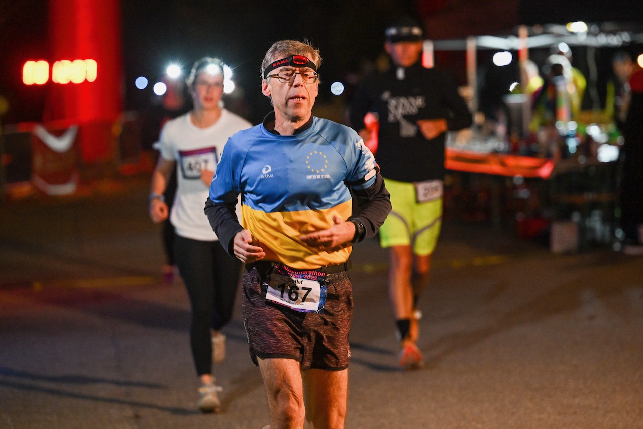 10. Bestzeitmarathon München
Der Lauf gegen die Gesetze der Physik am 29.10.2022 in München-Riem.
Fotocredit
Hannes Magerstaedt
hannes@magerstaedt.de
Tel.01728178700