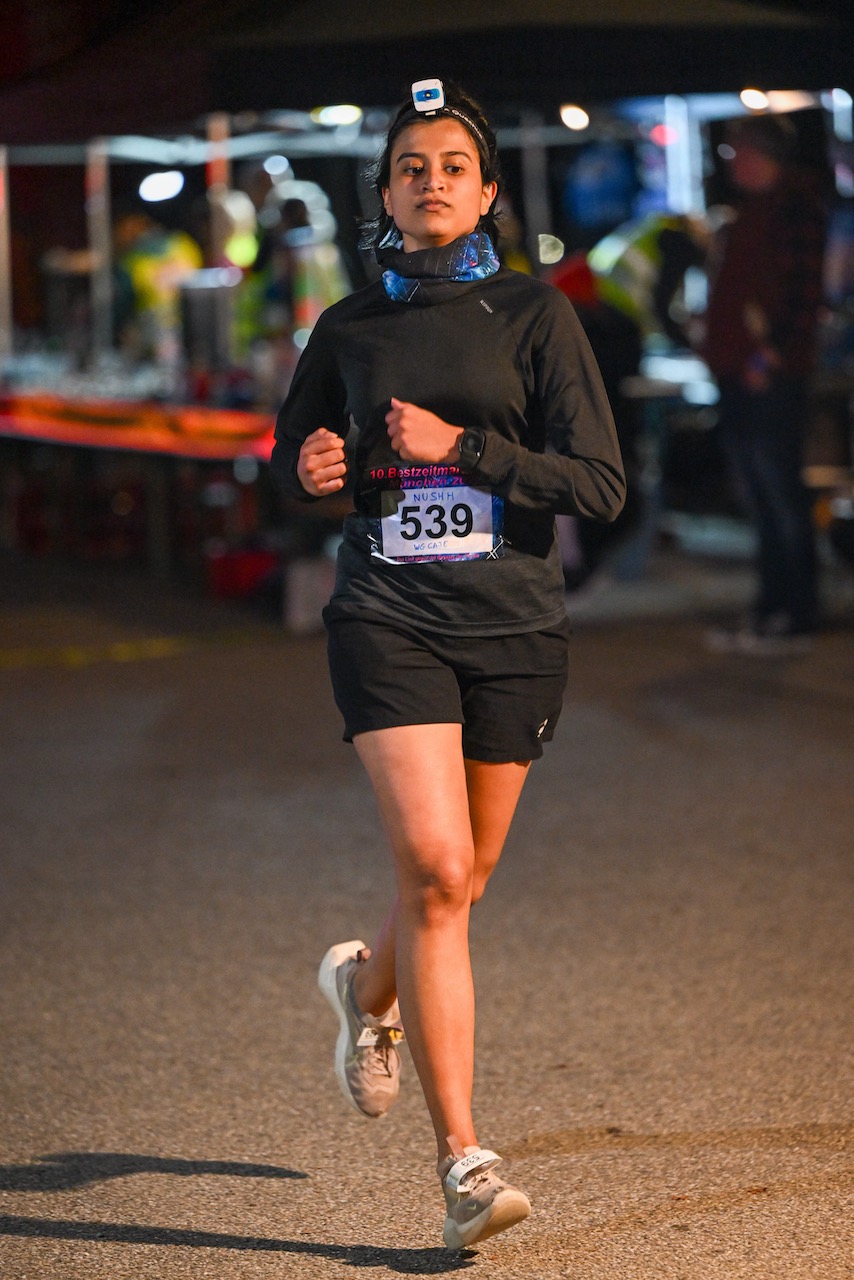 10. Bestzeitmarathon München
Der Lauf gegen die Gesetze der Physik am 29.10.2022 in München-Riem.
Fotocredit
Hannes Magerstaedt
hannes@magerstaedt.de
Tel.01728178700