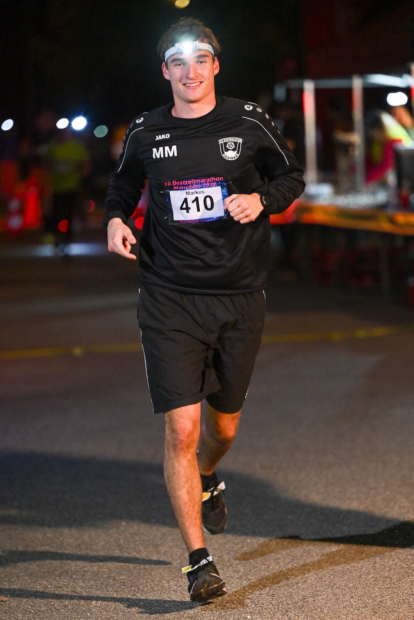 10. Bestzeitmarathon München
Der Lauf gegen die Gesetze der Physik am 29.10.2022 in München-Riem.
Fotocredit
Hannes Magerstaedt
hannes@magerstaedt.de
Tel.01728178700