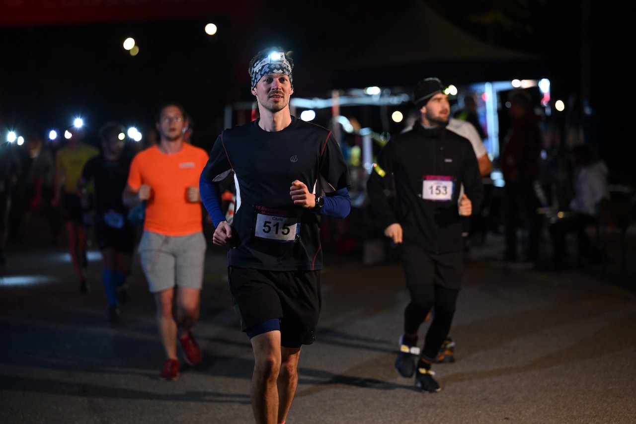 10. Bestzeitmarathon München
Der Lauf gegen die Gesetze der Physik am 29.10.2022 in München-Riem.
Fotocredit
Hannes Magerstaedt
hannes@magerstaedt.de
Tel.01728178700