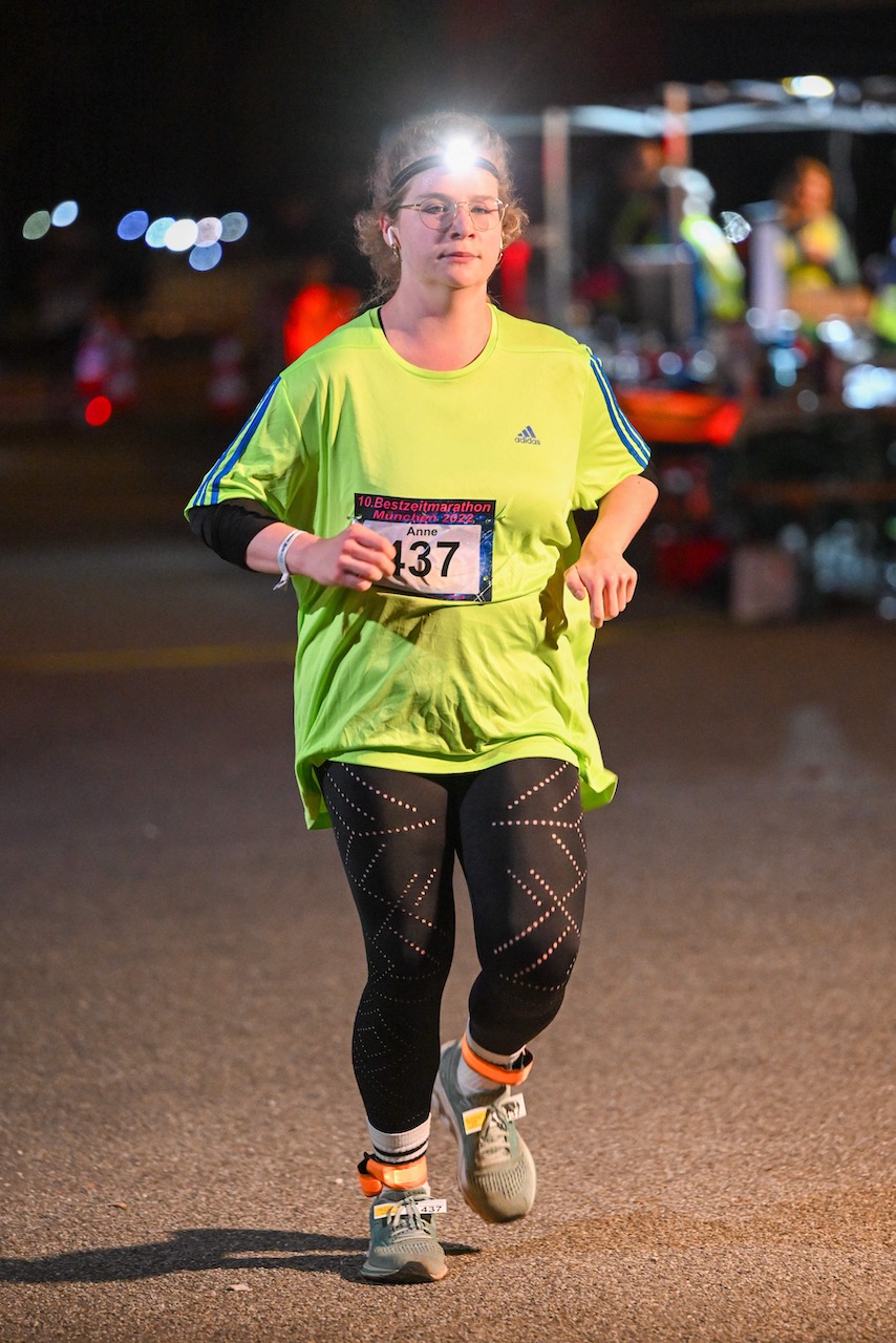 10. Bestzeitmarathon München
Der Lauf gegen die Gesetze der Physik am 29.10.2022 in München-Riem.
Fotocredit
Hannes Magerstaedt
hannes@magerstaedt.de
Tel.01728178700