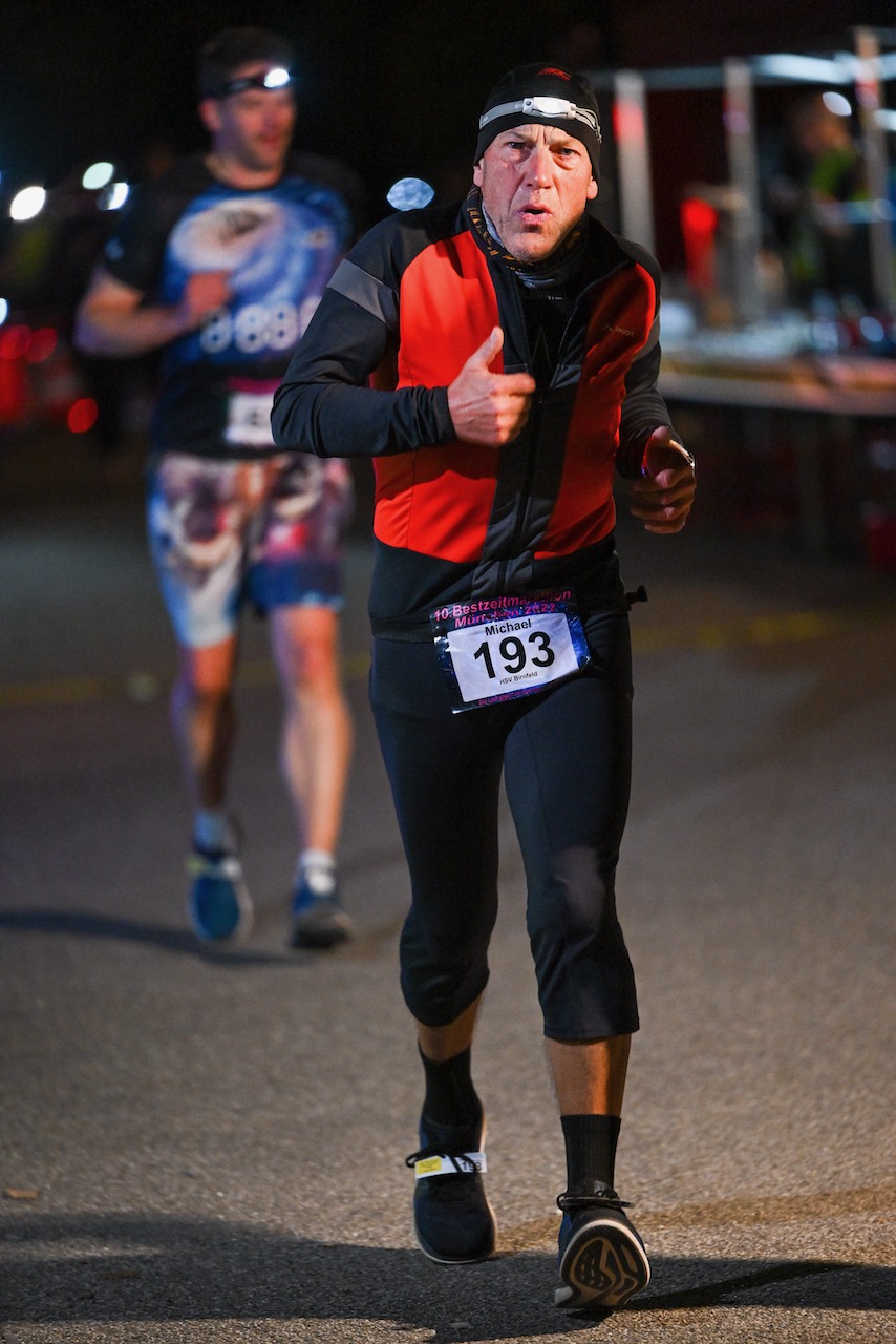 10. Bestzeitmarathon München
Der Lauf gegen die Gesetze der Physik am 29.10.2022 in München-Riem.
Fotocredit
Hannes Magerstaedt
hannes@magerstaedt.de
Tel.01728178700