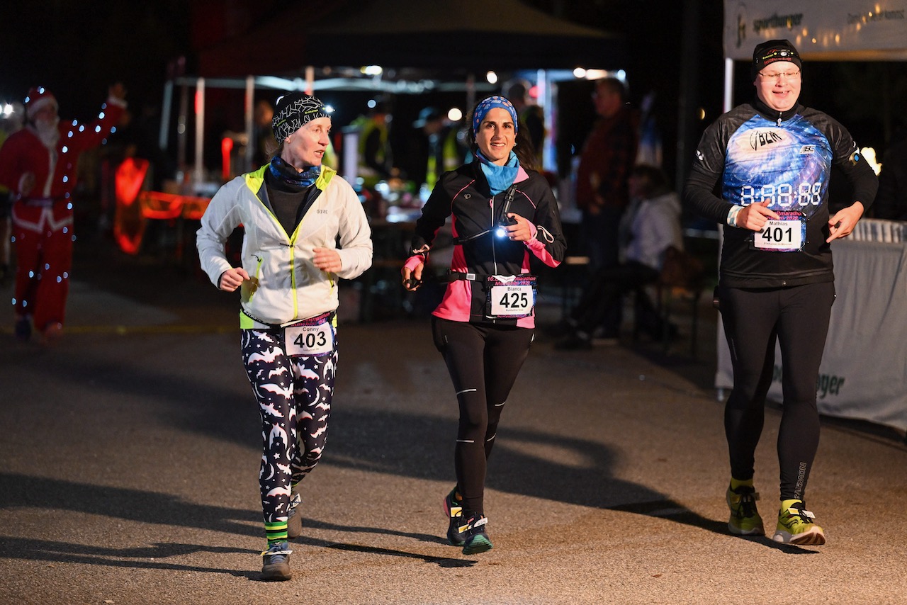 10. Bestzeitmarathon München
Der Lauf gegen die Gesetze der Physik am 29.10.2022 in München-Riem.
Fotocredit
Hannes Magerstaedt
hannes@magerstaedt.de
Tel.01728178700