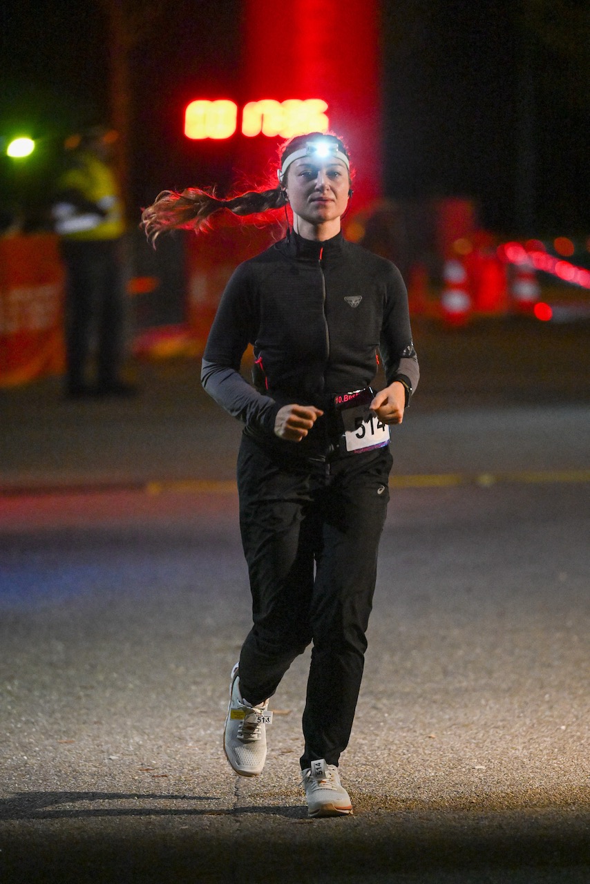 10. Bestzeitmarathon München
Der Lauf gegen die Gesetze der Physik am 29.10.2022 in München-Riem.
Fotocredit
Hannes Magerstaedt
hannes@magerstaedt.de
Tel.01728178700