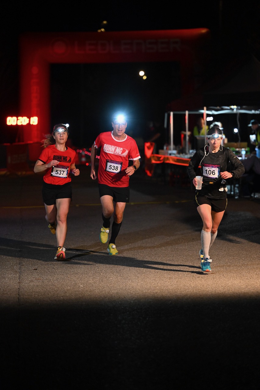 10. Bestzeitmarathon München
Der Lauf gegen die Gesetze der Physik am 29.10.2022 in München-Riem.
Fotocredit
Hannes Magerstaedt
hannes@magerstaedt.de
Tel.01728178700