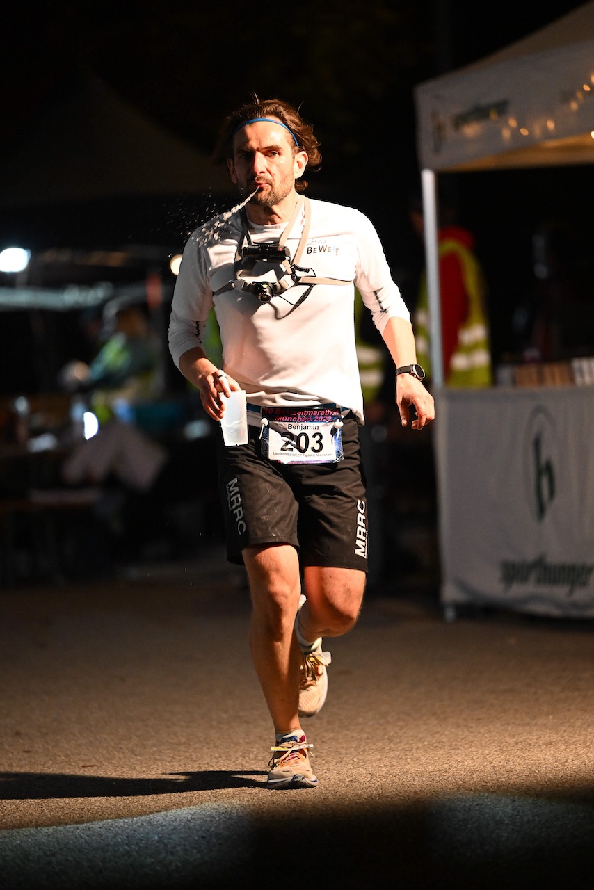 10. Bestzeitmarathon München
Der Lauf gegen die Gesetze der Physik am 29.10.2022 in München-Riem.
Fotocredit
Hannes Magerstaedt
hannes@magerstaedt.de
Tel.01728178700