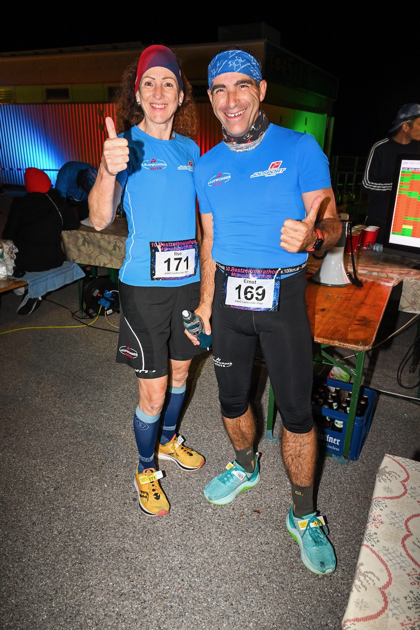 10. Bestzeitmarathon München
Der Lauf gegen die Gesetze der Physik am 29.10.2022 in München-Riem.
Fotocredit
Hannes Magerstaedt
hannes@magerstaedt.de
Tel.01728178700