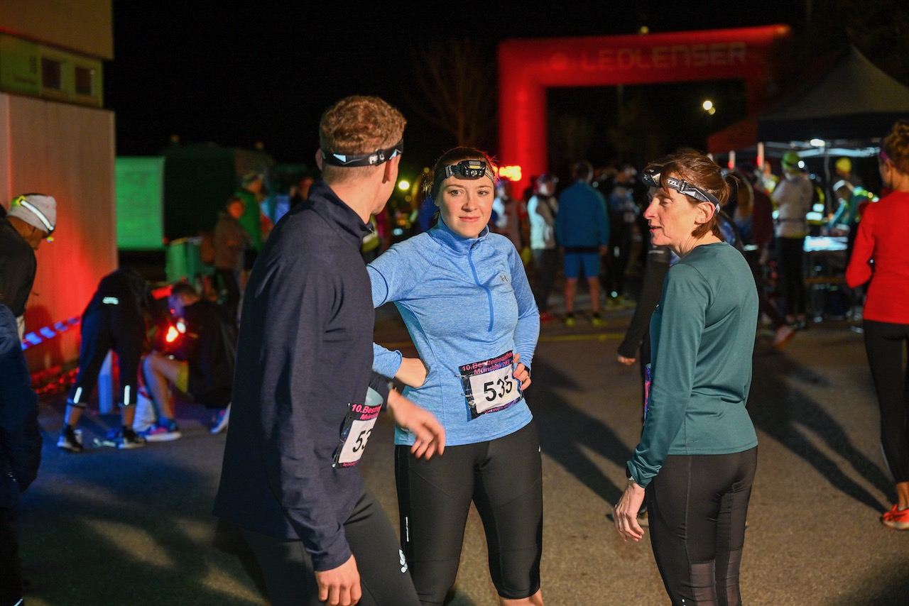 10. Bestzeitmarathon München
Der Lauf gegen die Gesetze der Physik am 29.10.2022 in München-Riem.
Fotocredit
Hannes Magerstaedt
hannes@magerstaedt.de
Tel.01728178700