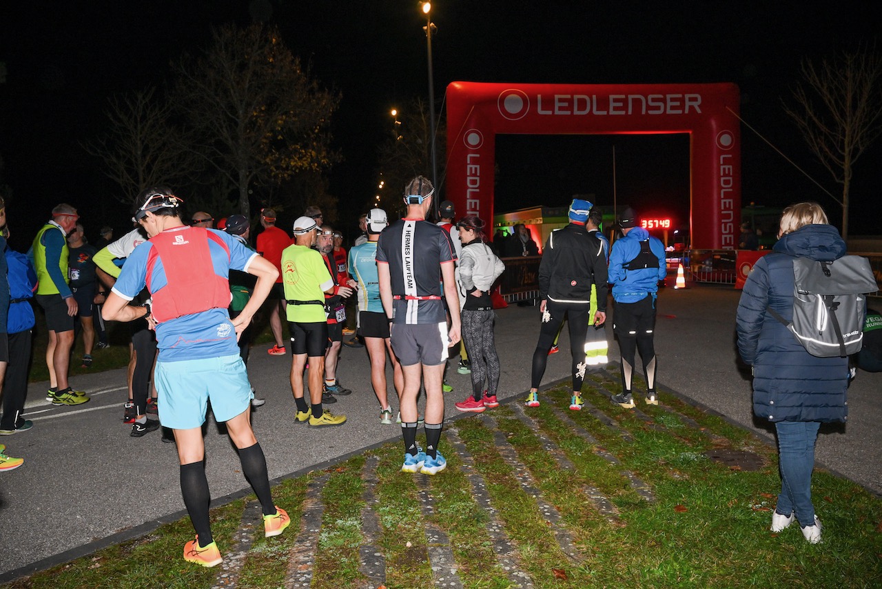 10. Bestzeitmarathon München
Der Lauf gegen die Gesetze der Physik am 29.10.2022 in München-Riem.
Fotocredit
Hannes Magerstaedt
hannes@magerstaedt.de
Tel.01728178700