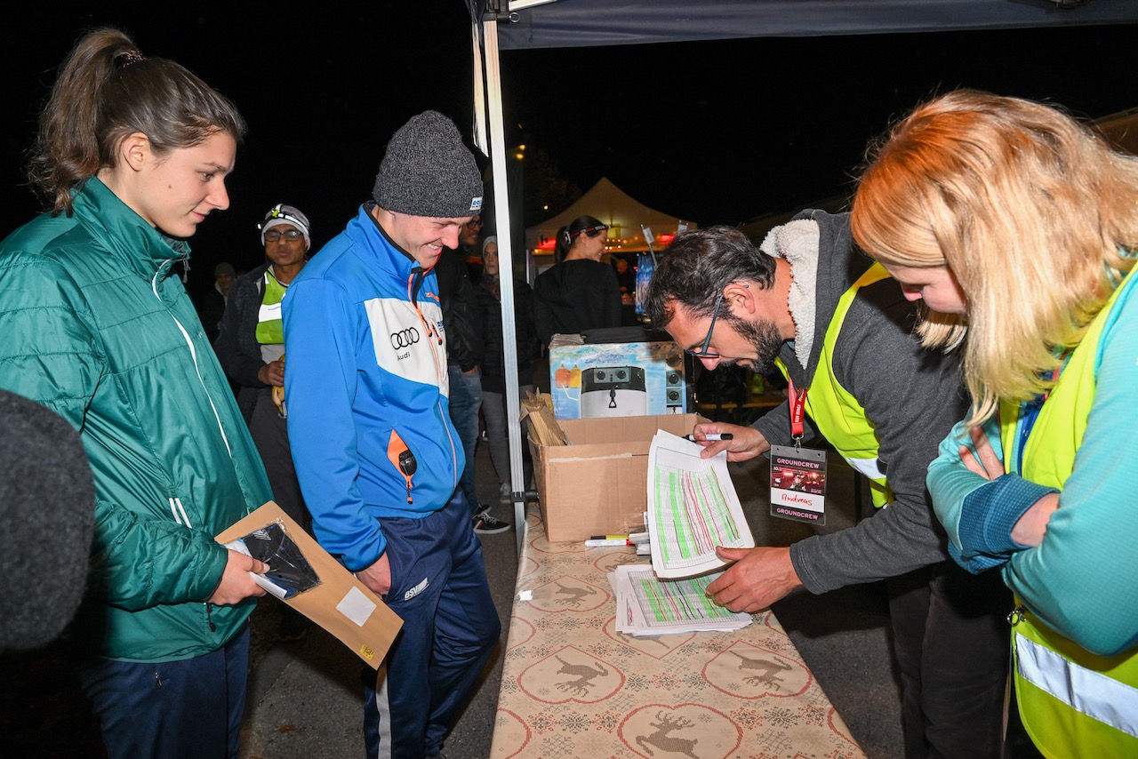 10. Bestzeitmarathon München
Der Lauf gegen die Gesetze der Physik am 29.10.2022 in München-Riem.
Fotocredit
Hannes Magerstaedt
hannes@magerstaedt.de
Tel.01728178700